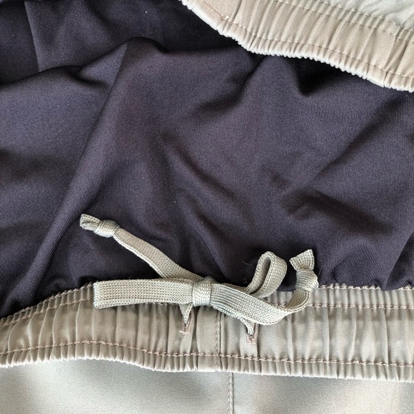 Asics Woven Green Running Shorts - 7”, Built-In Briefs Mens Size L - Picture 6 of 15